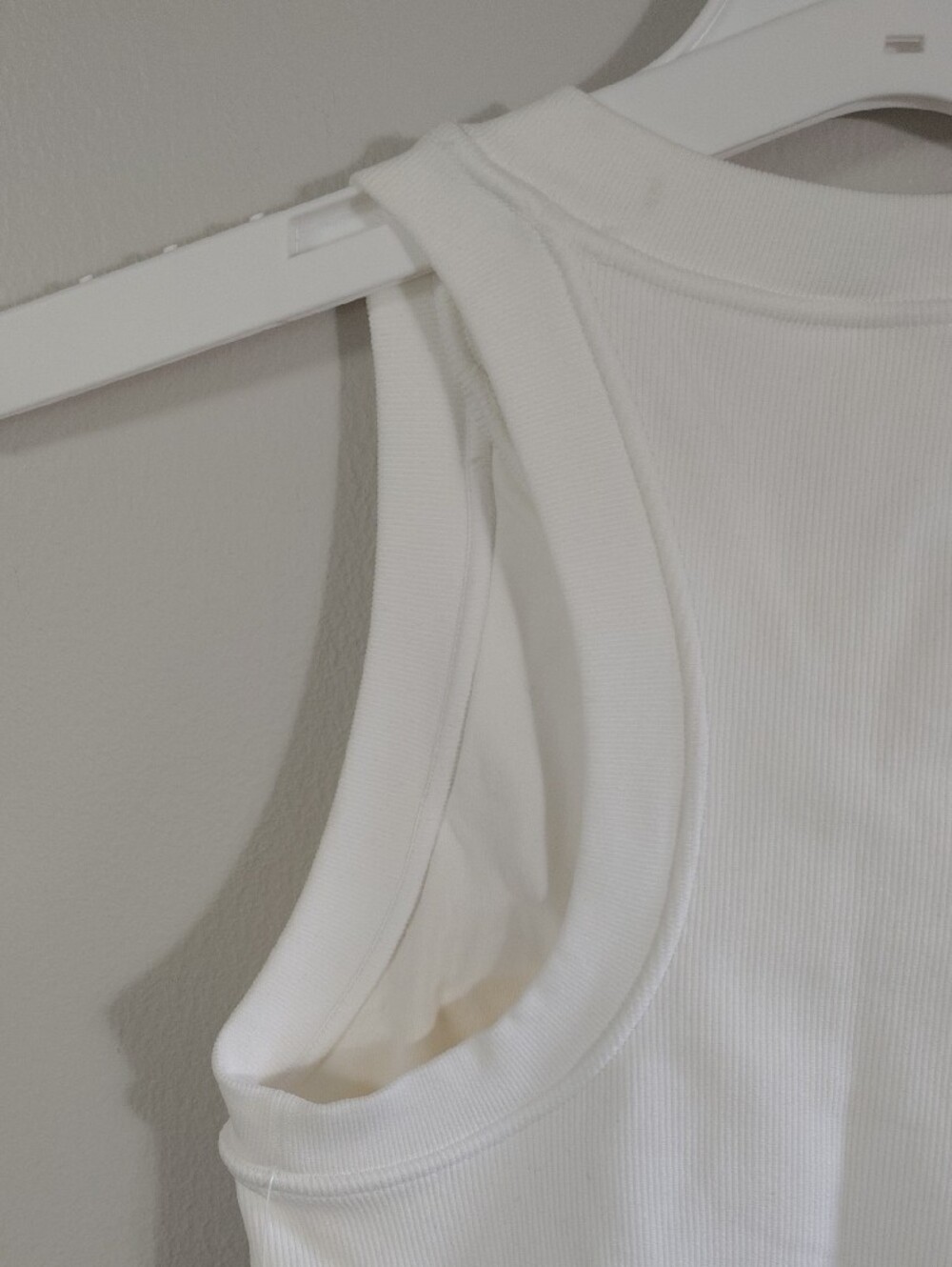 JoyLab White Ribbed Cropped Tank - Picture 5 of 7